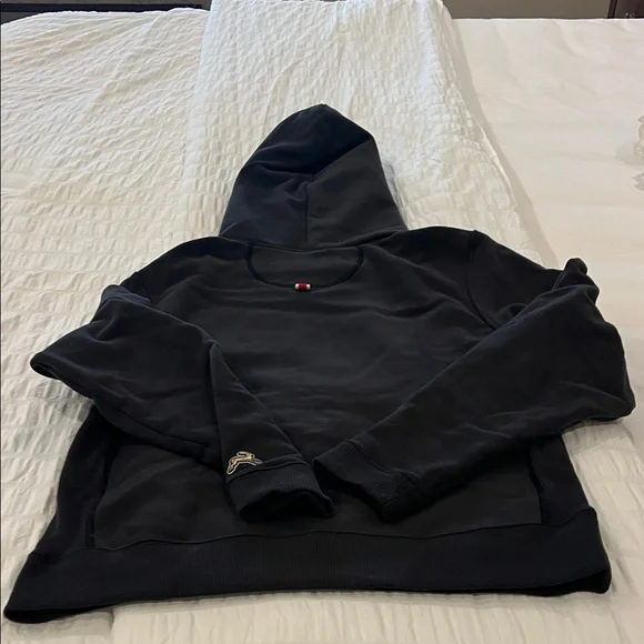 Tracksmith Black Hoodie Sweatshirt lightly worn size medium - Picture 5 of 5